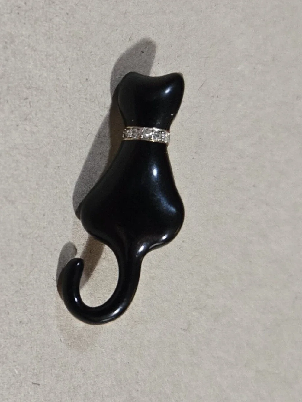 Carolee Black Enamel Cat 1-1/2” Cat Brooch Pin Scarf Clip CS450